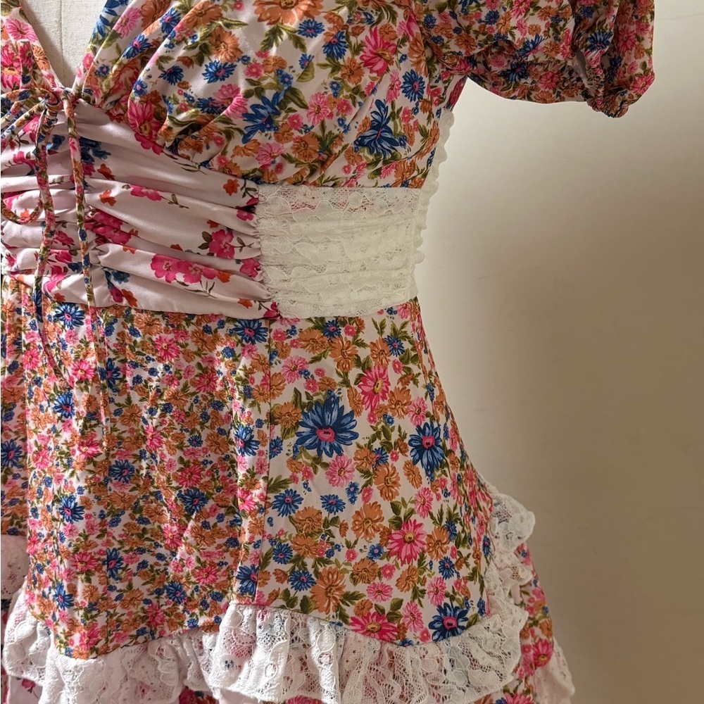 Floral Short Dress. New without tags. Size small. - Picture 6 of 12